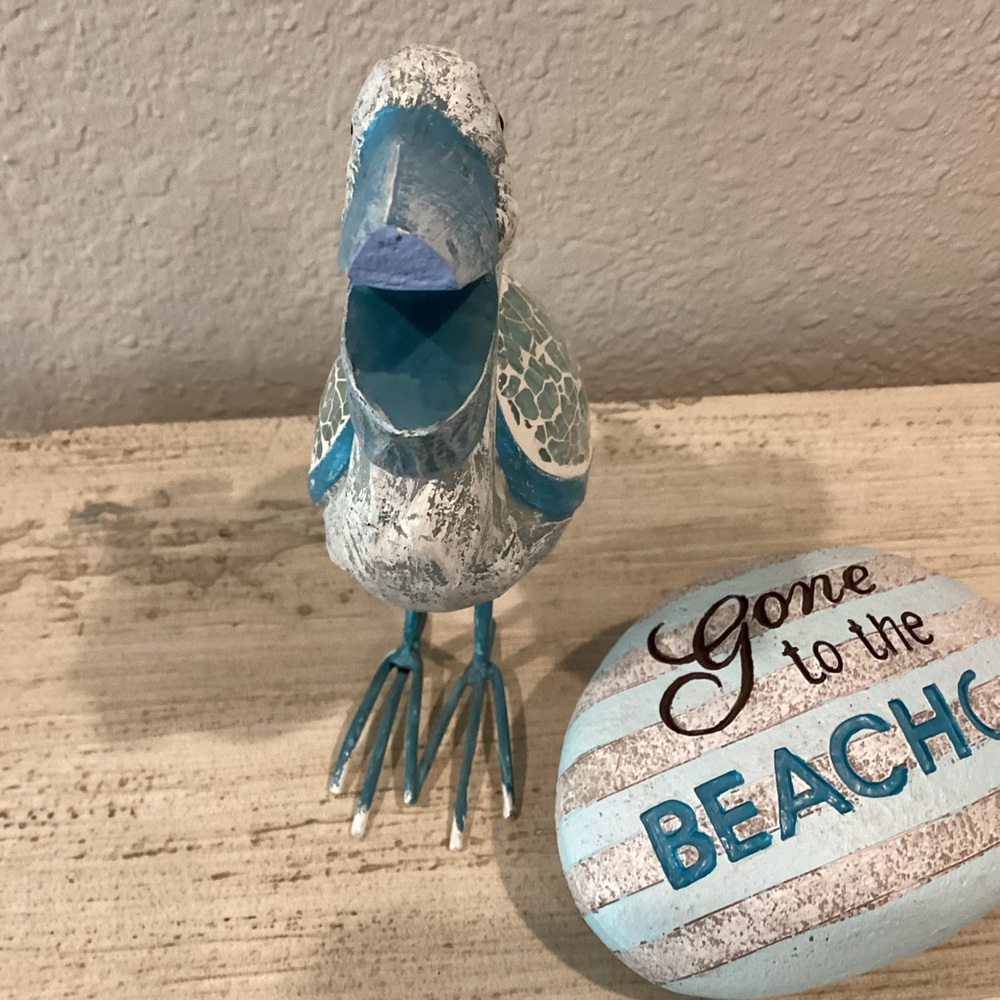 Blue and White Pelican Figurine with Beach Stone - Picture 3 of 8